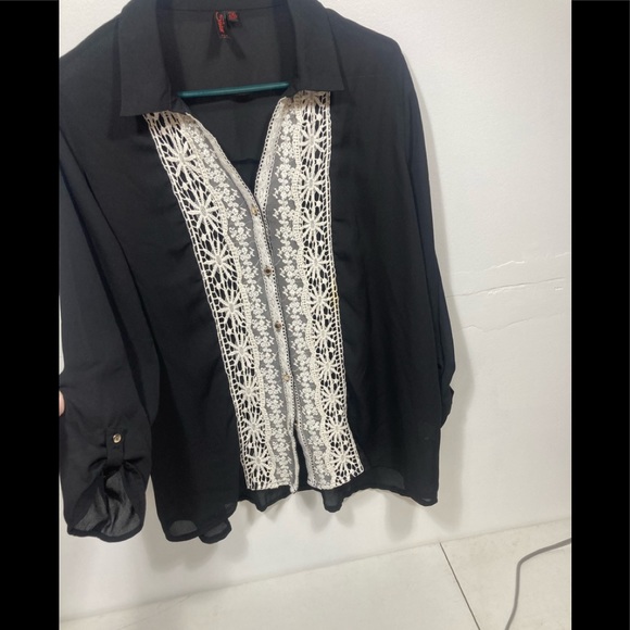 Black with White lace, 3/4 sleeve blouse size 2XL Sistar Brand.
Button down - Picture 2 of 9